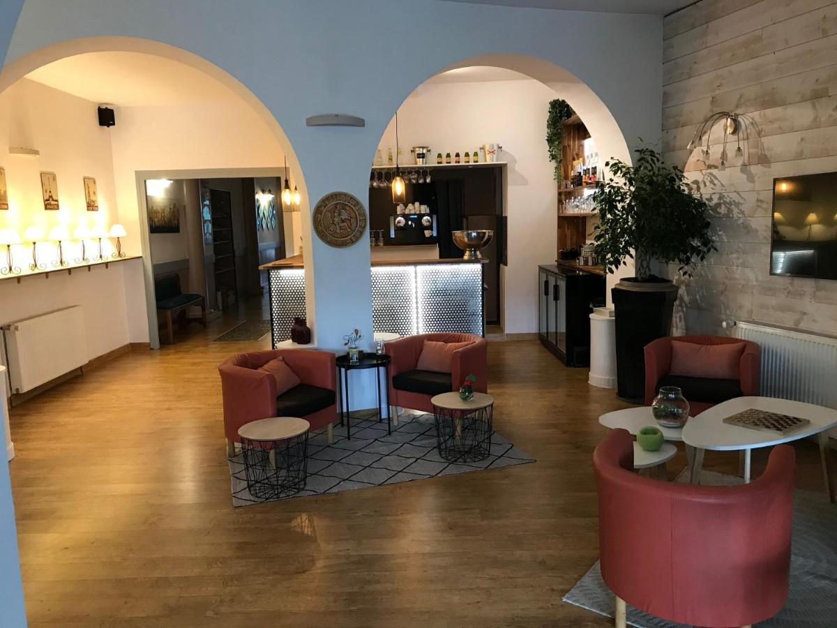 Le Castel Fleuri Hotel Saint-Jean-en-Royans