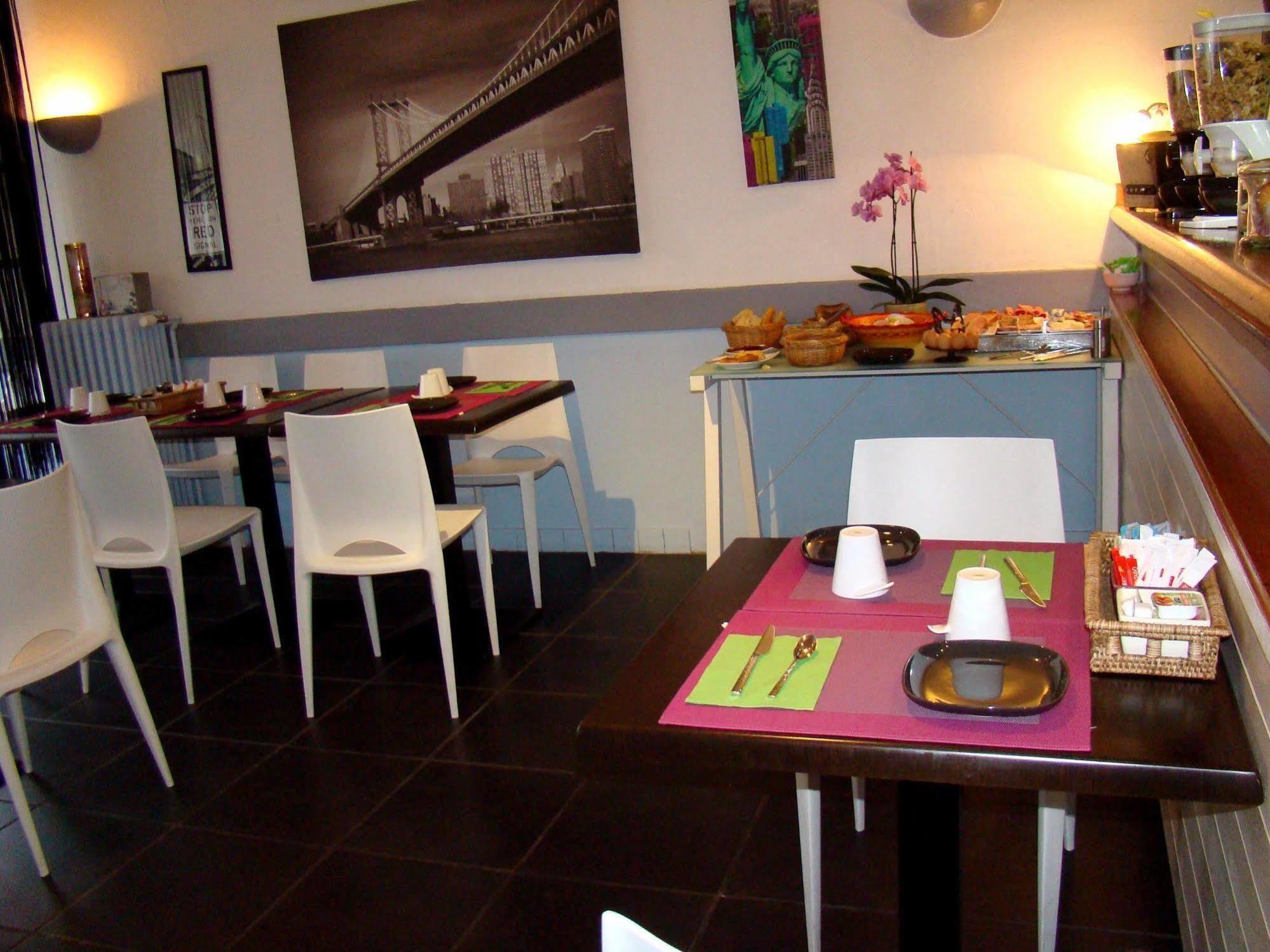 Logis Restaurant Le Castel Fleuri Hotel Saint-Jean-en-Royans