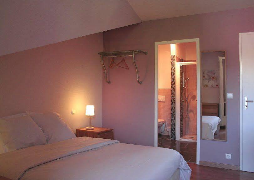 Logis Restaurant Le Castel Fleuri 2*